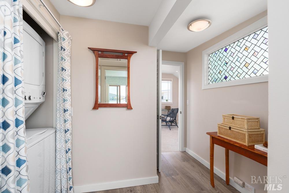 Detail Gallery Image 35 of 38 For 24 Gate 6 1/2 Rd, Sausalito,  CA 94965 - 3 Beds | 2/1 Baths
