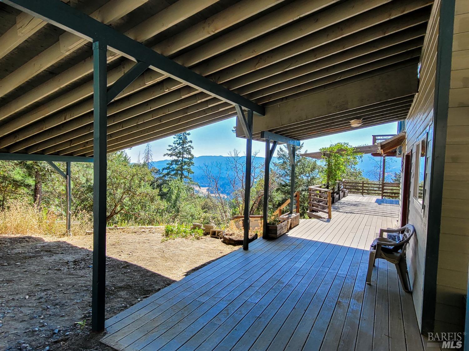 Detail Gallery Image 6 of 87 For 47111 Fox Rock Rd, Laytonville,  CA 95454 - 5 Beds | 3/1 Baths