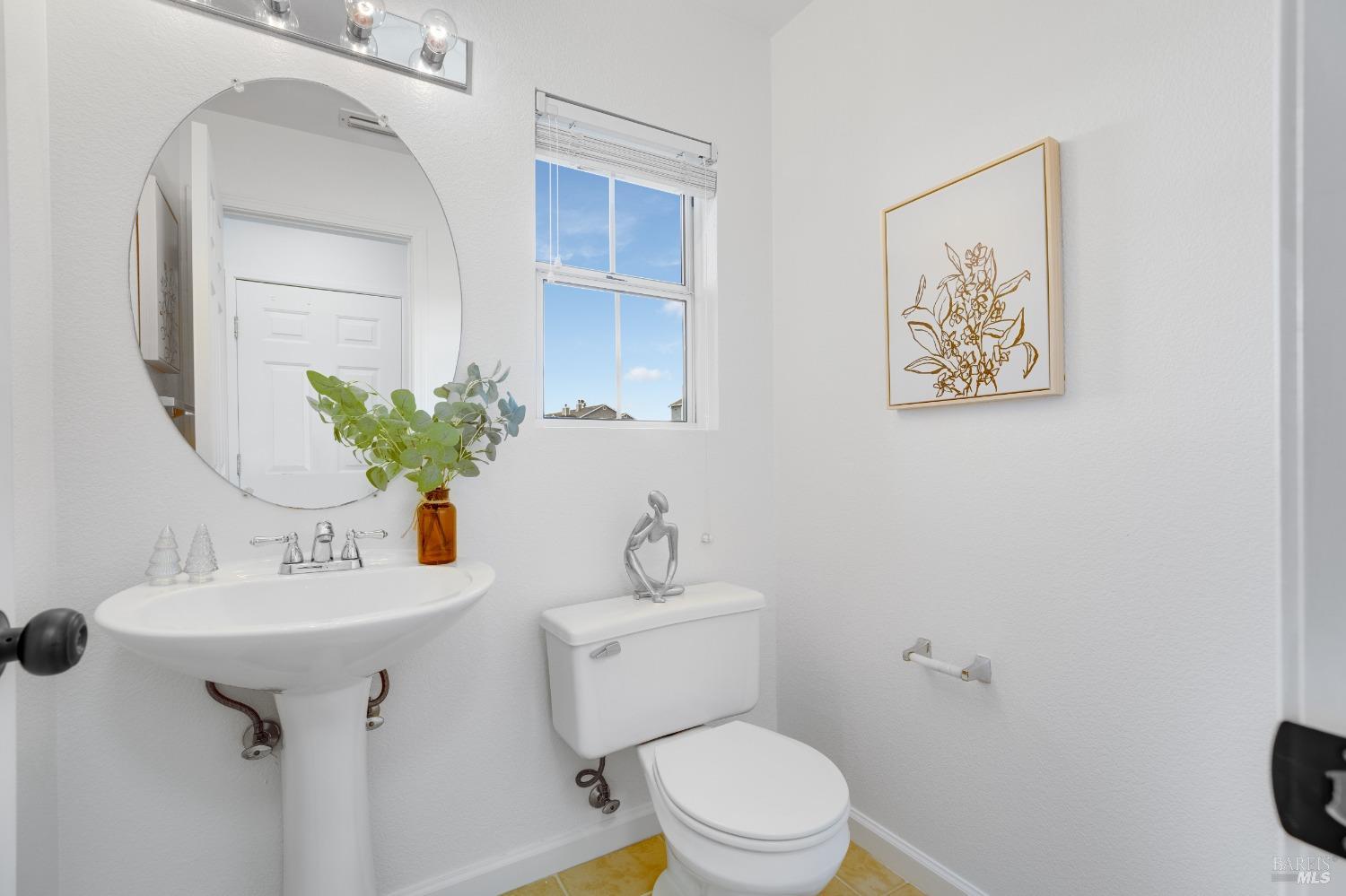Detail Gallery Image 18 of 62 For 432 East E St, Benicia,  CA 94510 - 3 Beds | 2/1 Baths