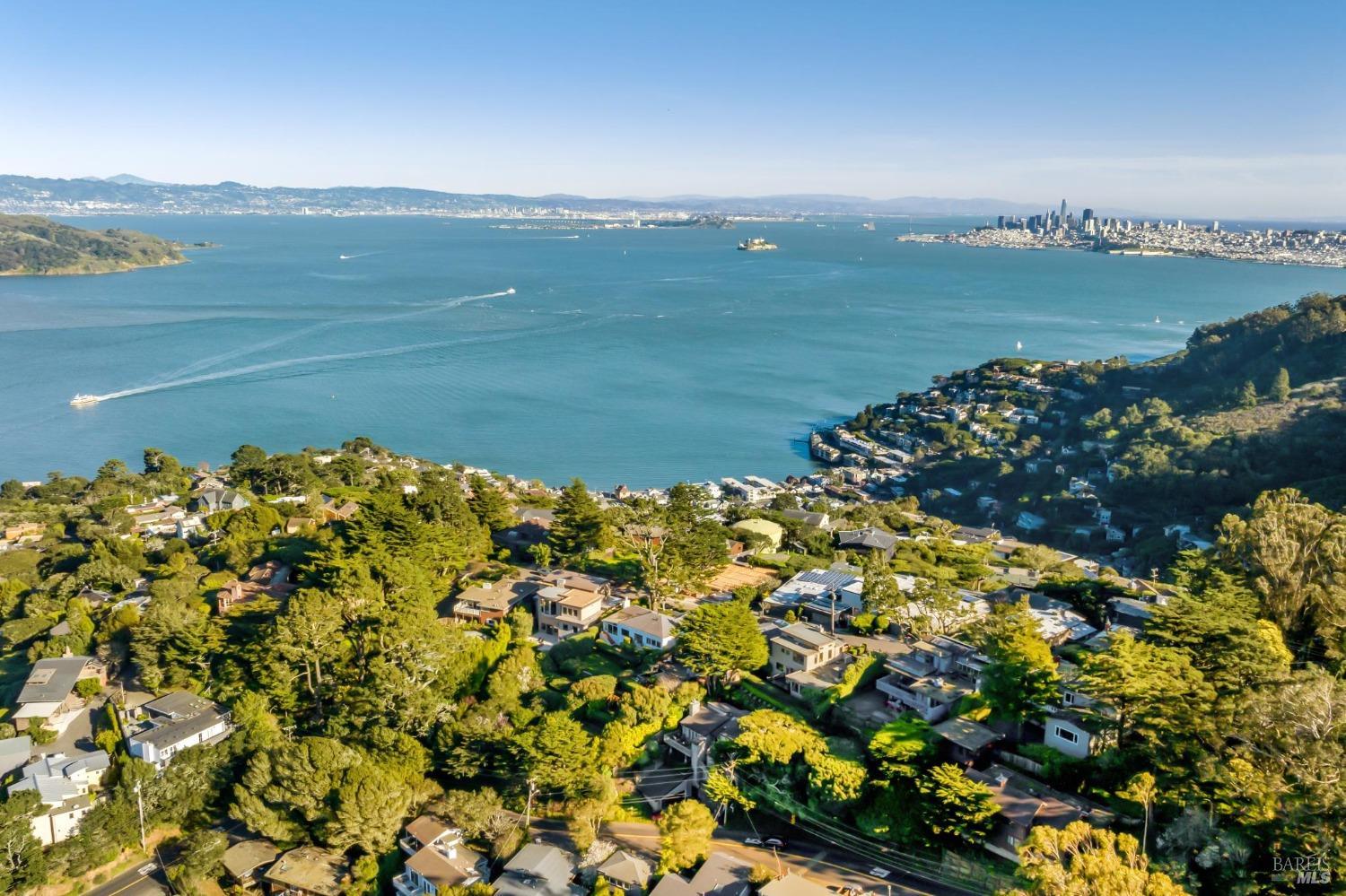 Detail Gallery Image 41 of 44 For 110 Cloud View Rd, Sausalito,  CA 94965 - 3 Beds | 3 Baths
