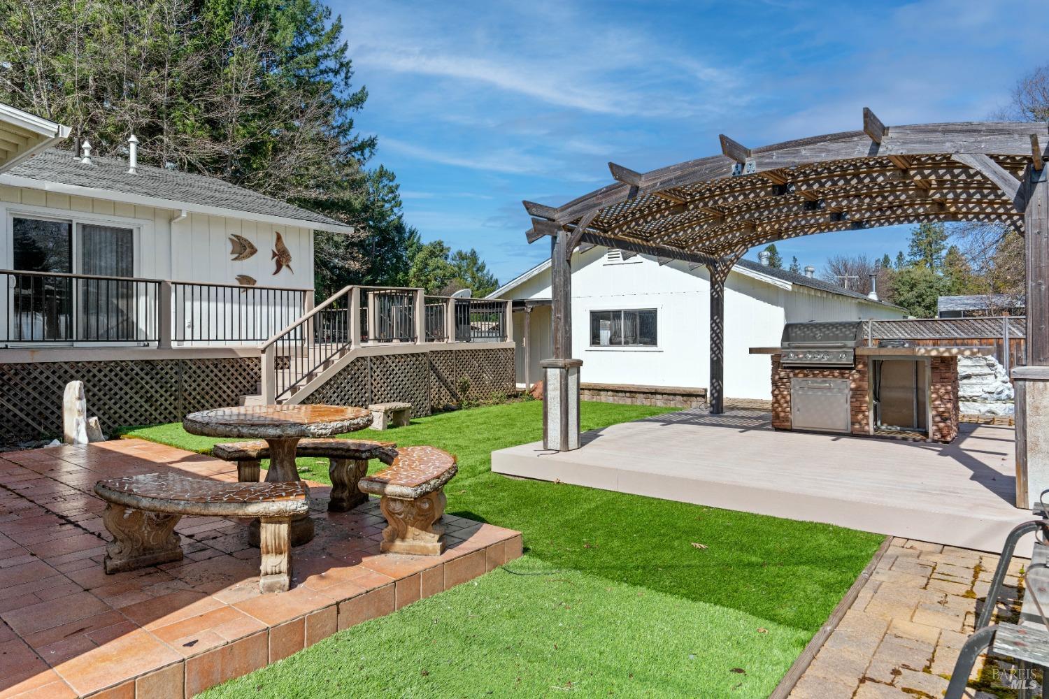 Detail Gallery Image 2 of 25 For 1840 Branscomb Rd, Laytonville,  CA 95454 - 3 Beds | 2 Baths