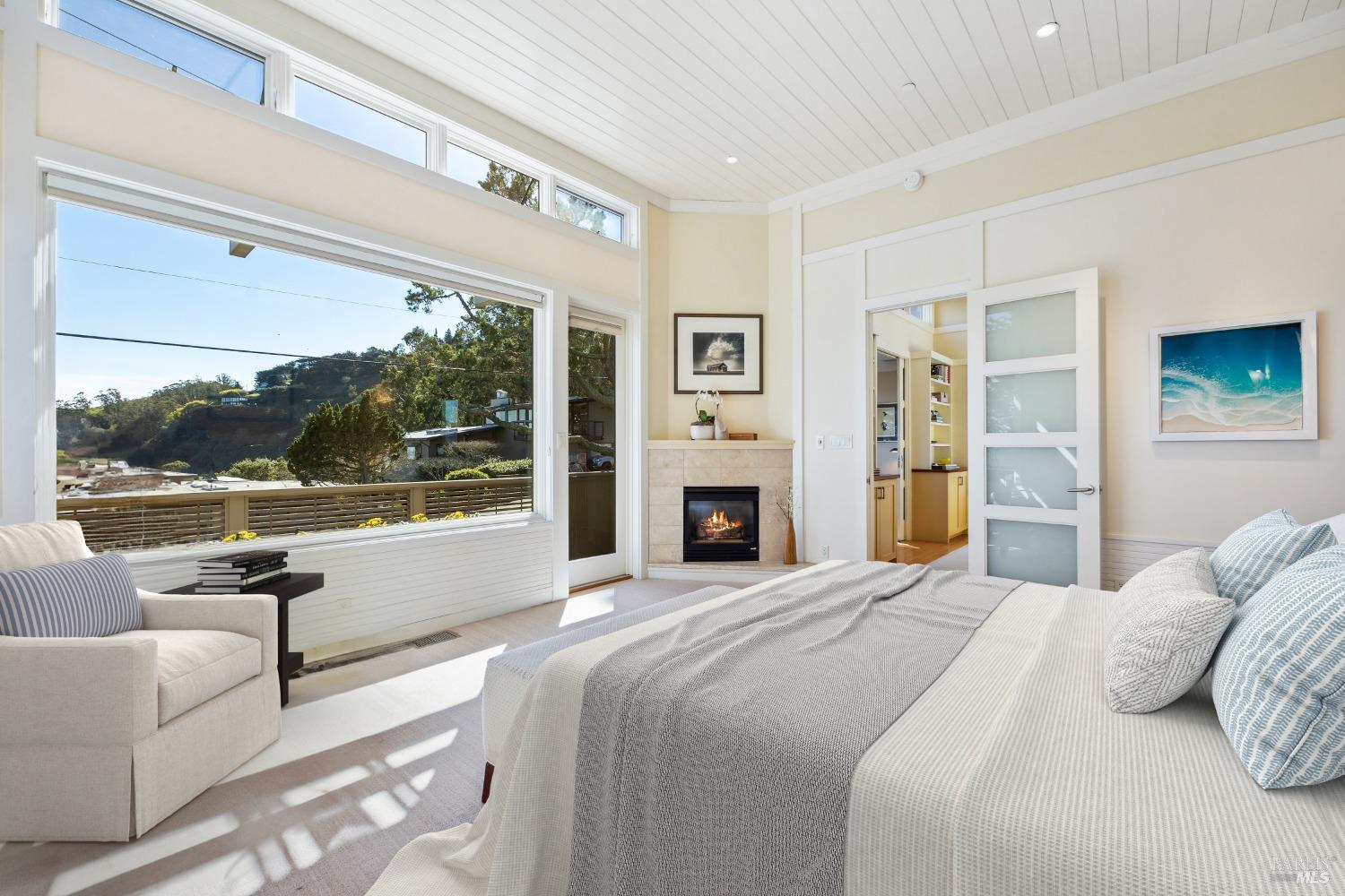 Detail Gallery Image 32 of 44 For 110 Cloud View Rd, Sausalito,  CA 94965 - 3 Beds | 3 Baths