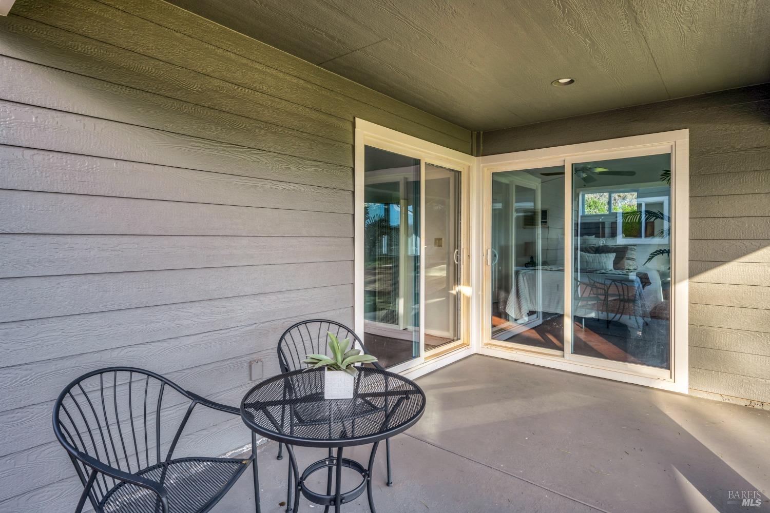 Detail Gallery Image 16 of 33 For 17023 Hofacker Ln, Lower Lake,  CA 95457 - 3 Beds | 2 Baths