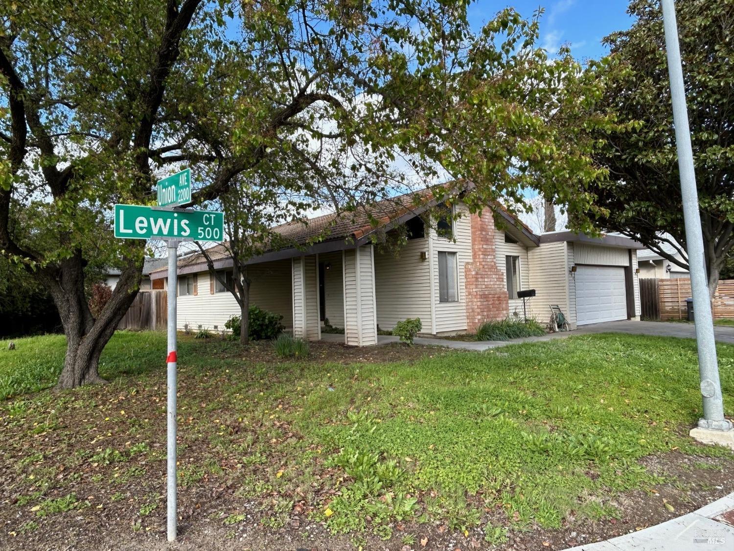 Lewis Court, Fairfield, California image 6