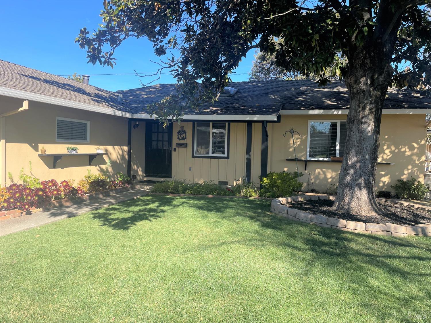 Photo of 428 Cottonwood St in Vacaville, CA