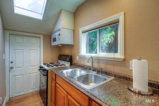 Detail Gallery Image 24 of 32 For 8645 Mirabel Rd, Forestville,  CA 95436 - 2 Beds | 2 Baths