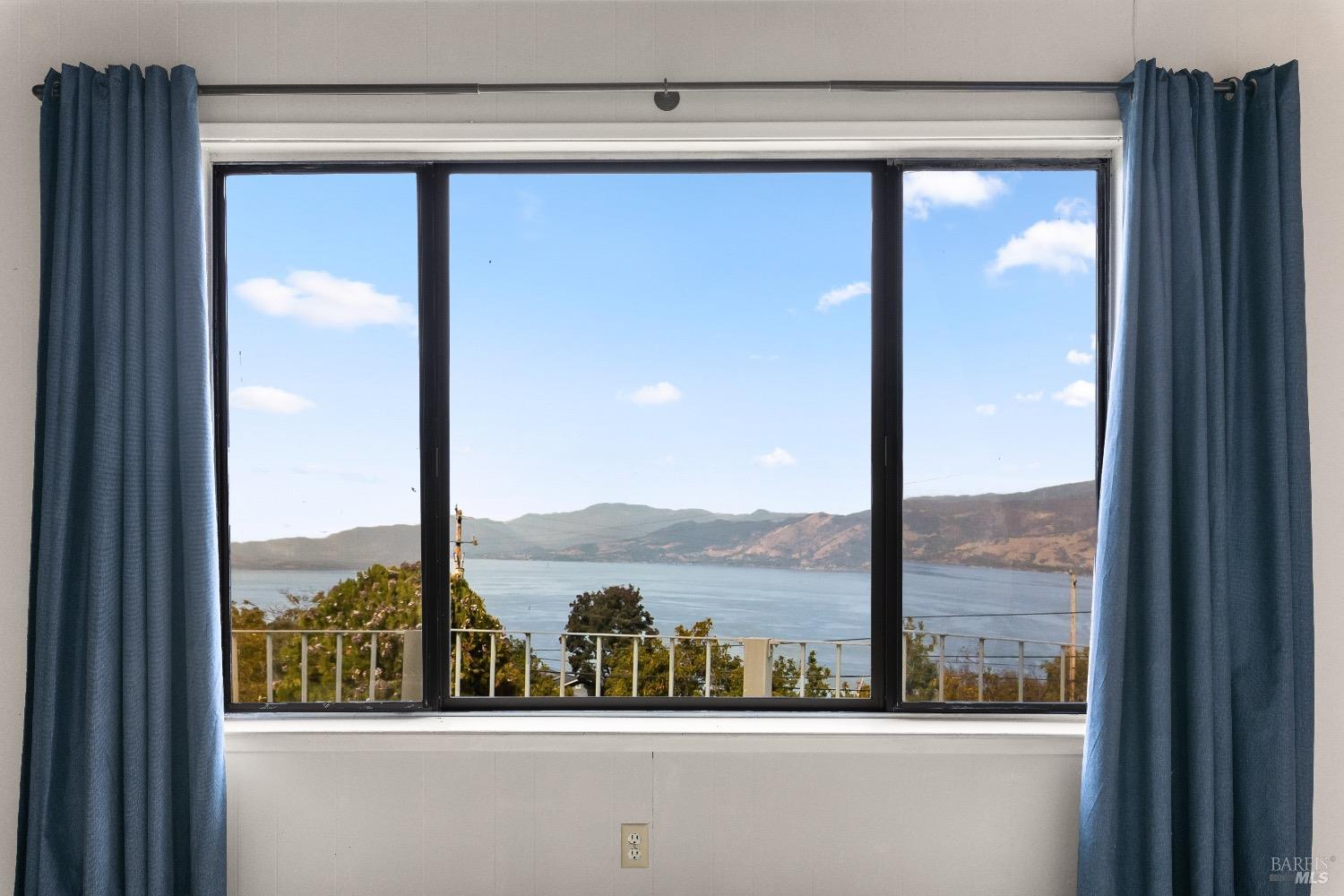 Detail Gallery Image 11 of 58 For 3196 Edgewood Dr, Kelseyville,  CA 95451 - 2 Beds | 2 Baths