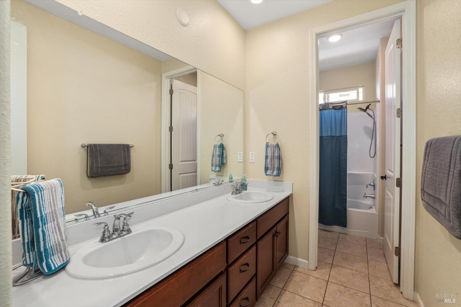 Detail Gallery Image 19 of 54 For 1084 Parkside Dr, Vacaville,  CA 95688 - 4 Beds | 2 Baths