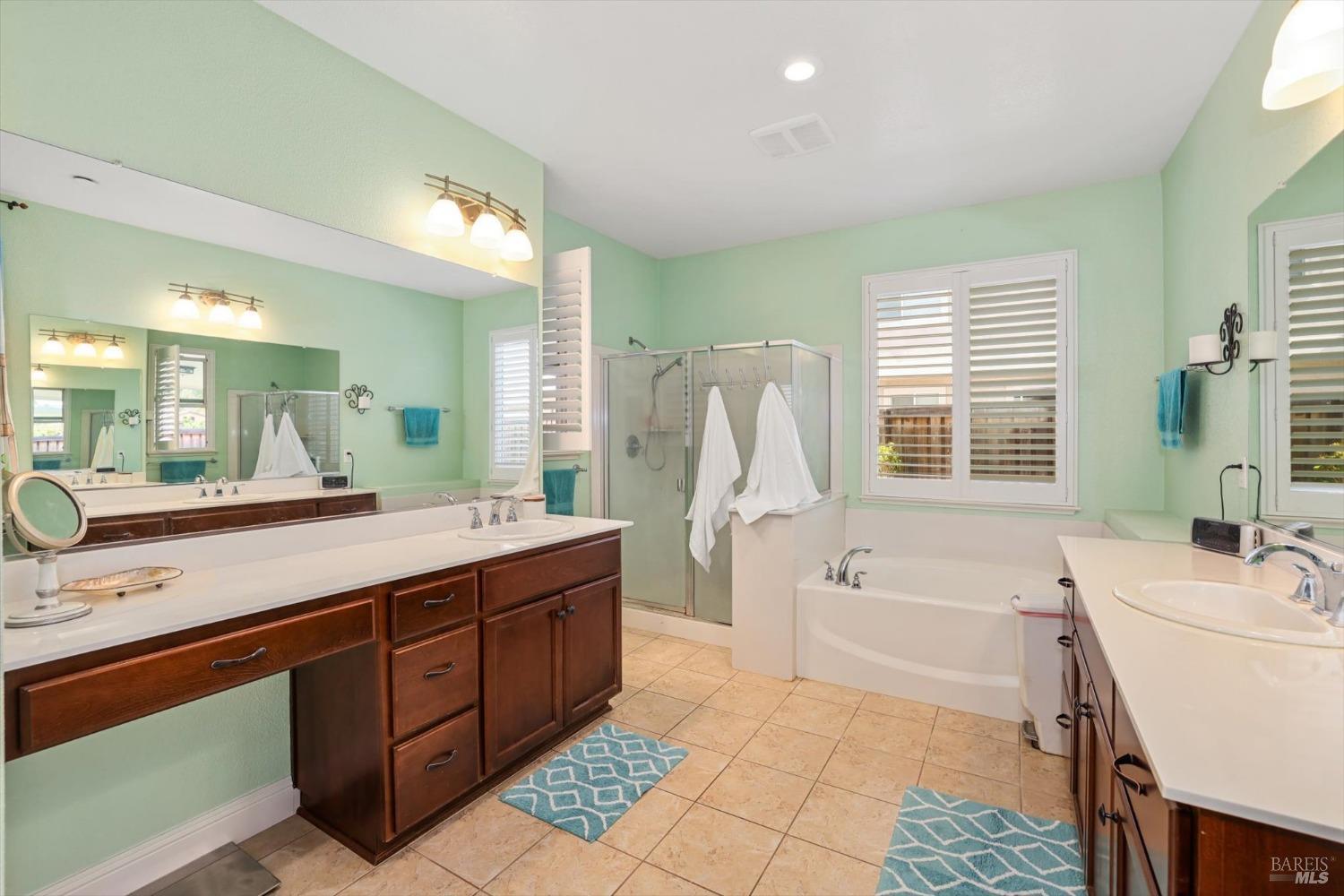 Detail Gallery Image 31 of 54 For 1084 Parkside Dr, Vacaville,  CA 95688 - 4 Beds | 2 Baths