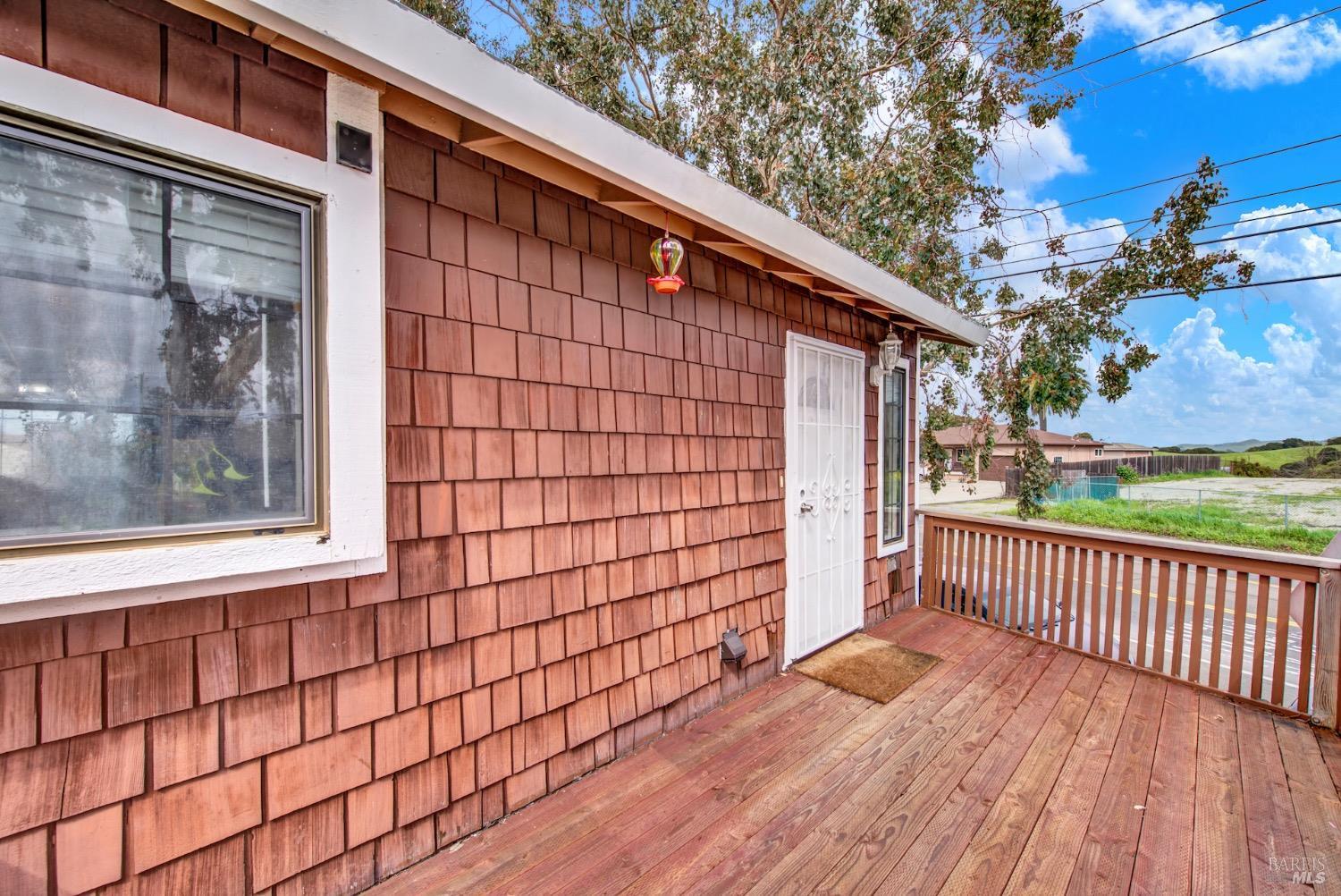 Detail Gallery Image 5 of 30 For 1800 Dalessi Ln, Pinole,  CA 94564 - 2 Beds | 2/1 Baths
