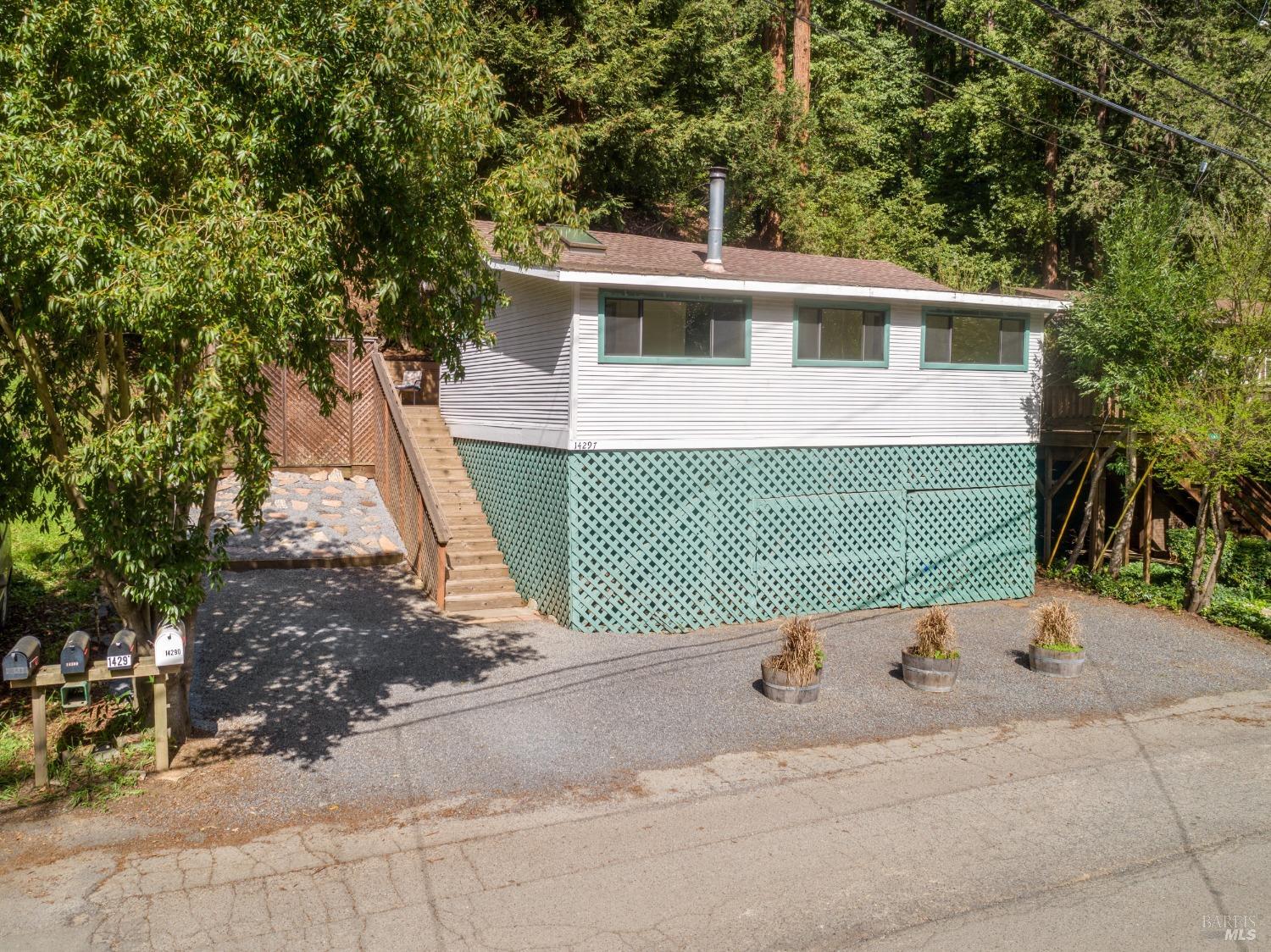 Photo of 14297 Old Cazadero Rd in Guerneville, CA