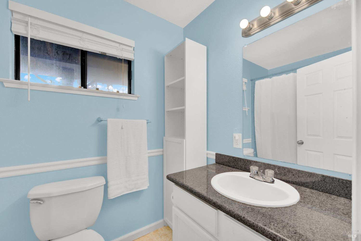 Detail Gallery Image 21 of 30 For 1800 Dalessi Ln, Pinole,  CA 94564 - 2 Beds | 2/1 Baths