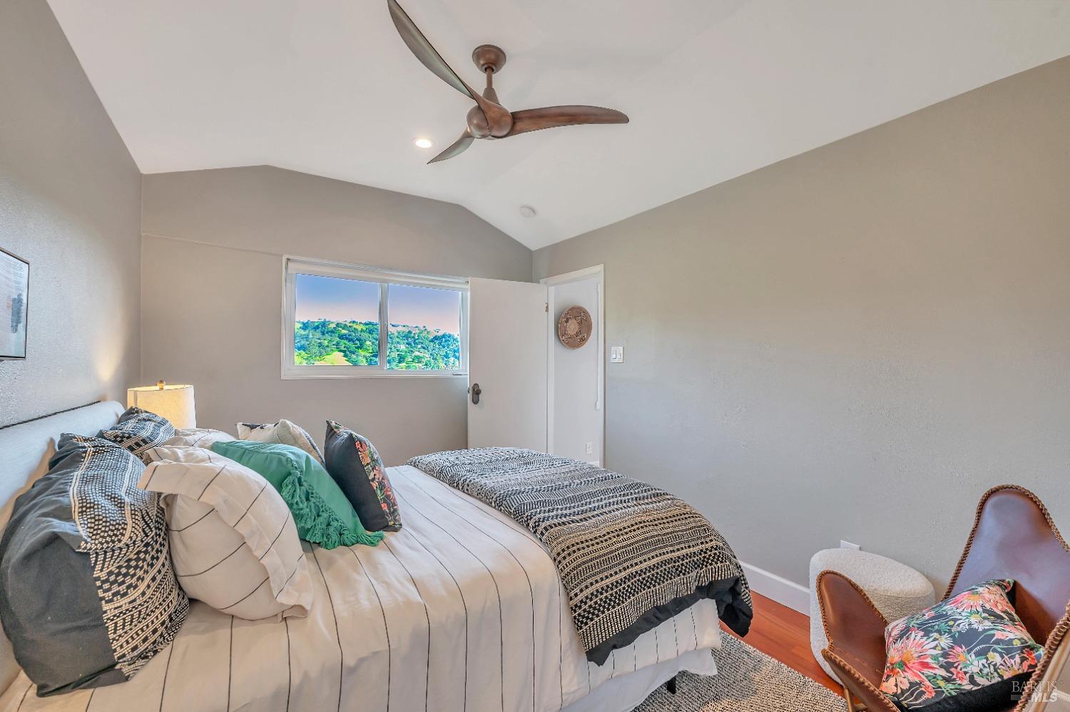 Detail Gallery Image 23 of 47 For 223 Scenic Rd, Fairfax,  CA 94930 - 3 Beds | 2 Baths