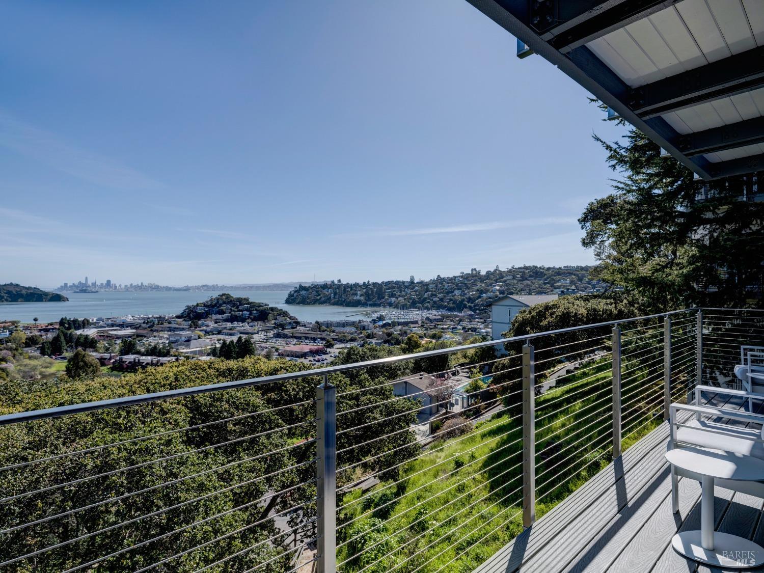 Detail Gallery Image 6 of 40 For 15 Corinthian Ct #11,  Tiburon,  CA 94920 - 2 Beds | 2 Baths