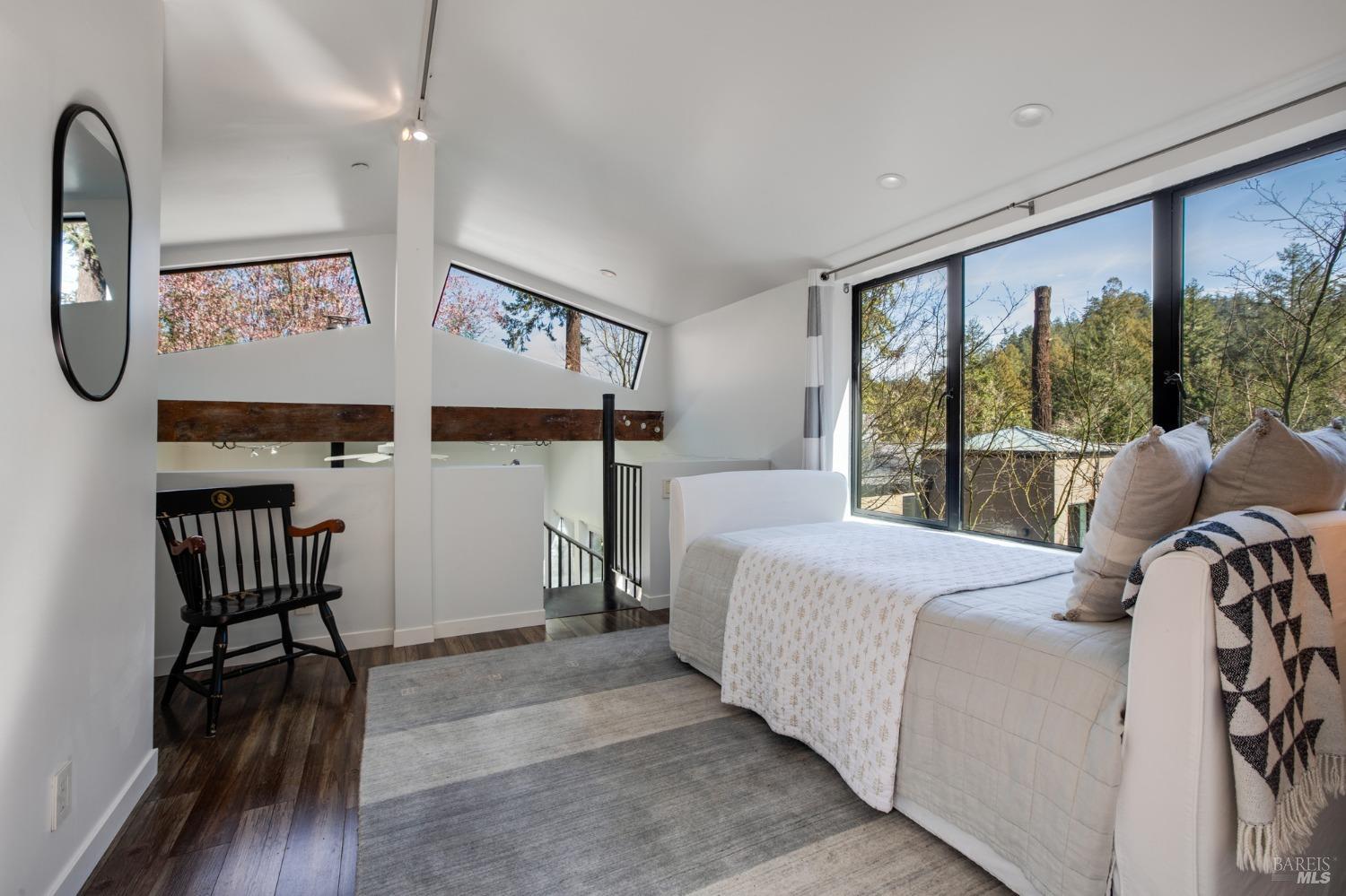 Detail Gallery Image 41 of 48 For 12 Meadow View Ln, San Geronimo,  CA 94963 - 4 Beds | 4/1 Baths