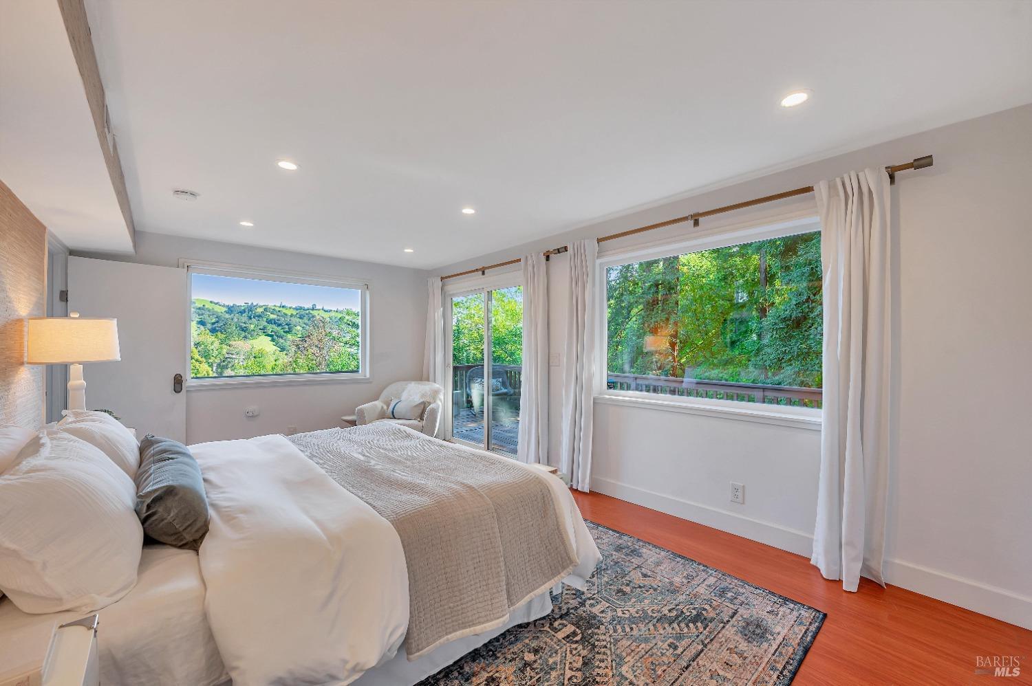 Detail Gallery Image 4 of 47 For 223 Scenic Rd, Fairfax,  CA 94930 - 3 Beds | 2 Baths