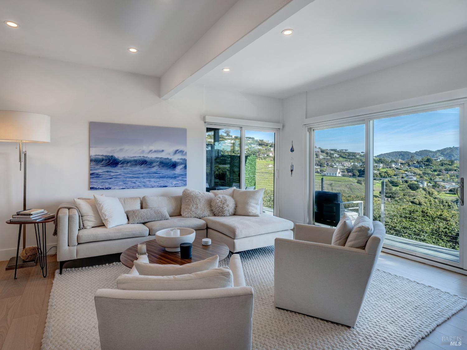 Detail Gallery Image 10 of 40 For 15 Corinthian Ct #11,  Tiburon,  CA 94920 - 2 Beds | 2 Baths