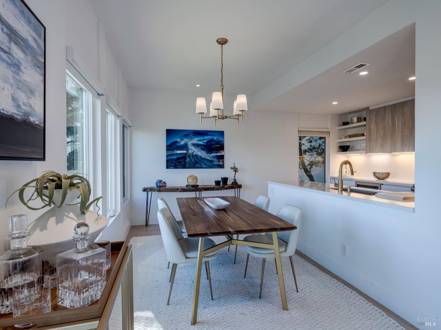 Detail Gallery Image 12 of 40 For 15 Corinthian Ct #11,  Tiburon,  CA 94920 - 2 Beds | 2 Baths