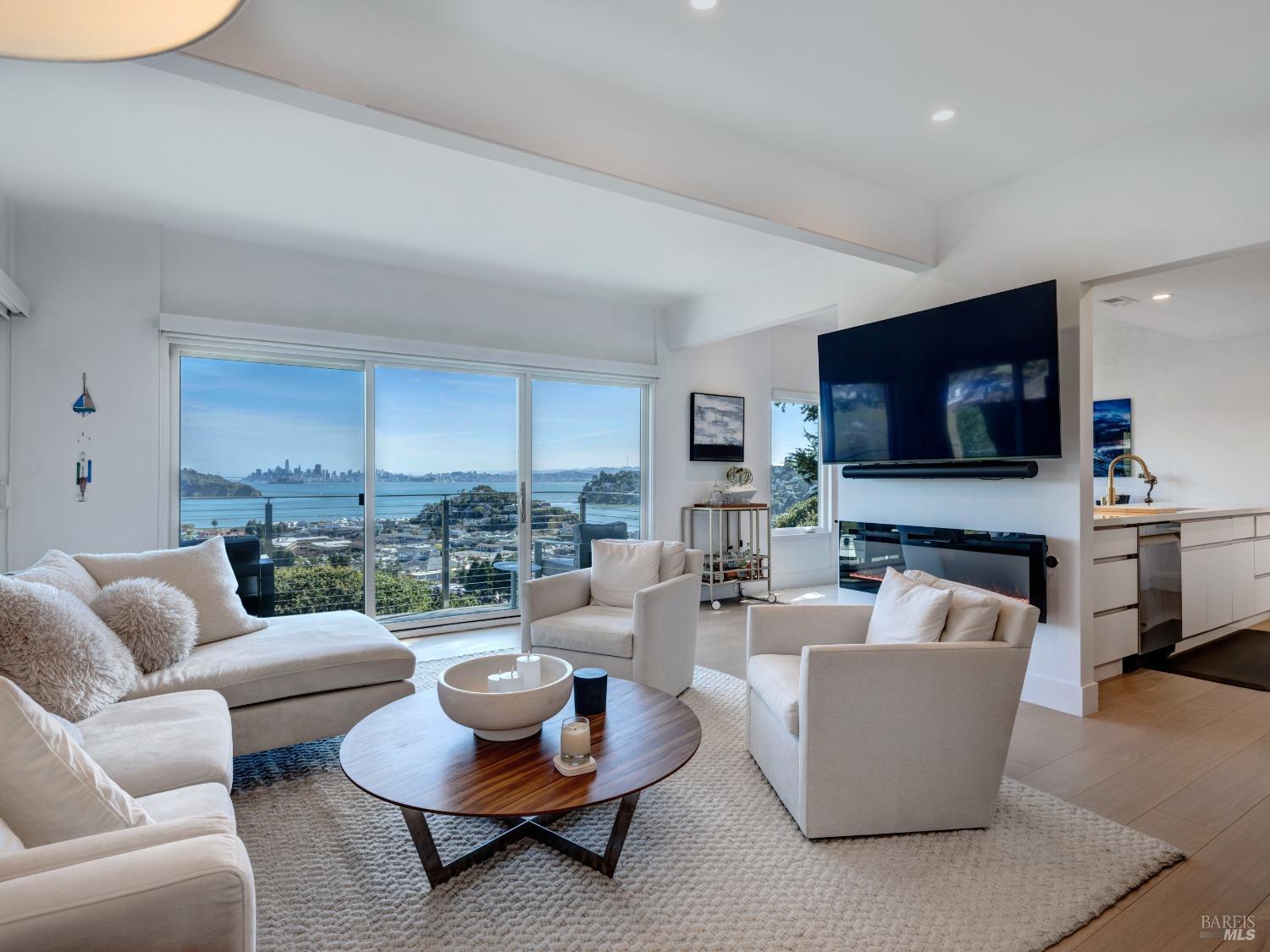 Detail Gallery Image 9 of 40 For 15 Corinthian Ct #11,  Tiburon,  CA 94920 - 2 Beds | 2 Baths