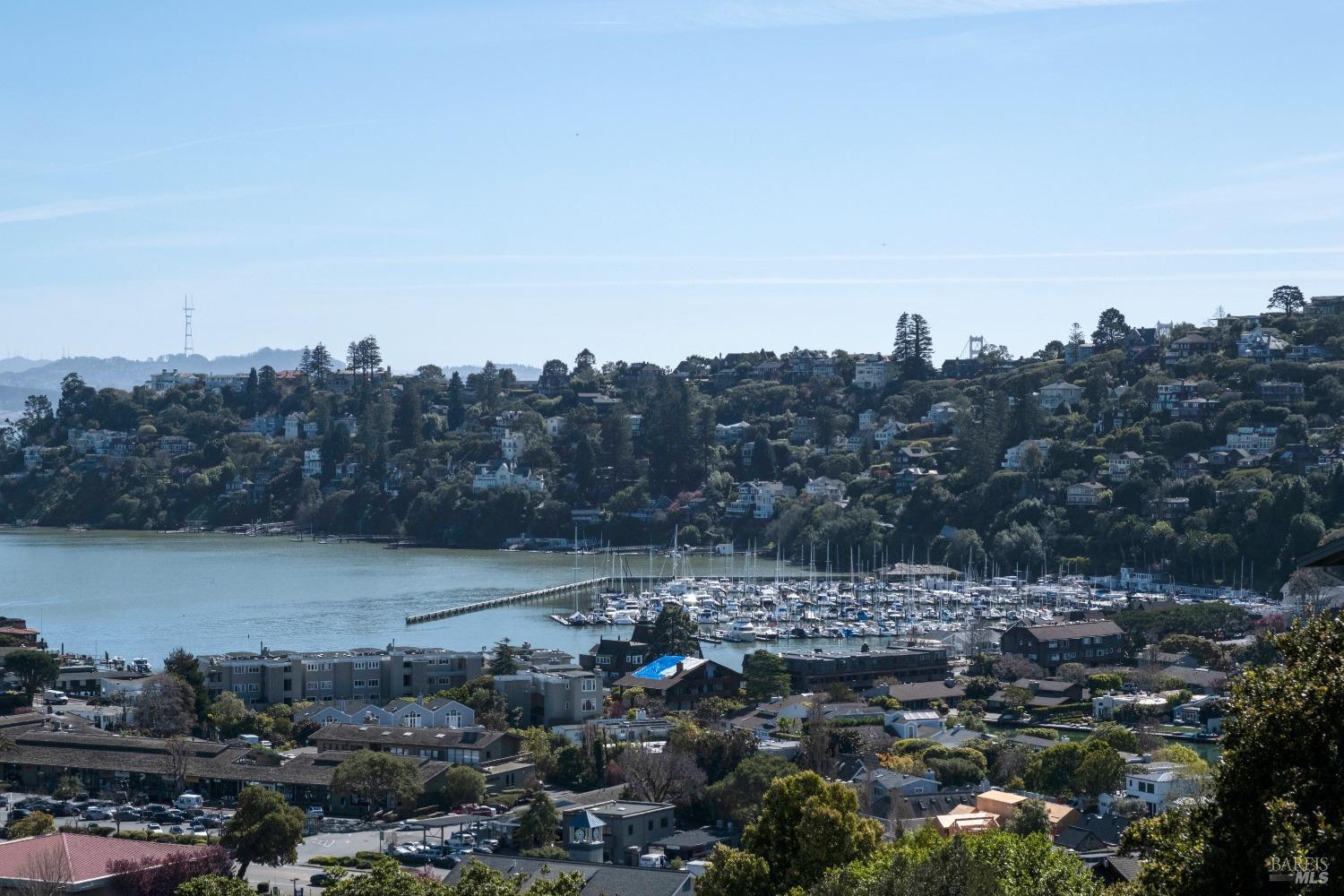 Detail Gallery Image 7 of 40 For 15 Corinthian Ct #11,  Tiburon,  CA 94920 - 2 Beds | 2 Baths