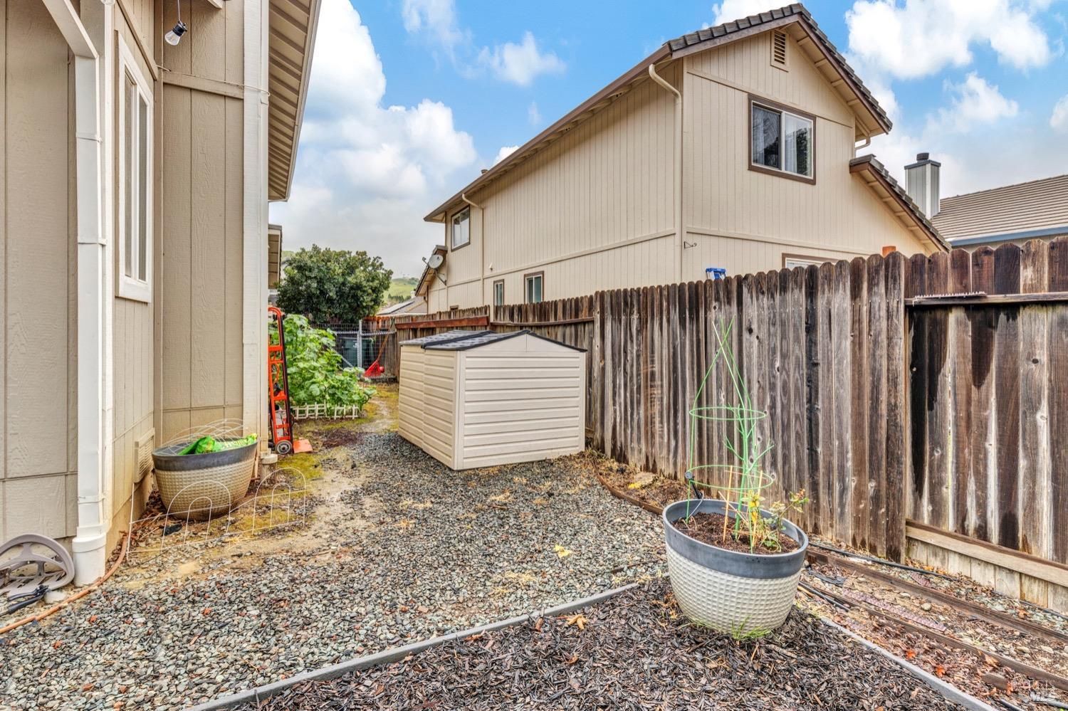 Detail Gallery Image 34 of 37 For 1137 Araquipa Ct, Vacaville,  CA 95687 - 3 Beds | 2/1 Baths