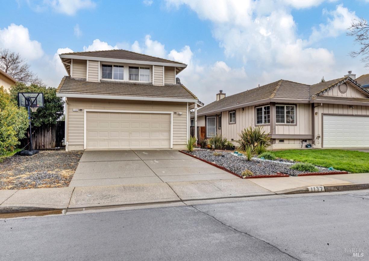 Detail Gallery Image 2 of 37 For 1137 Araquipa Ct, Vacaville,  CA 95687 - 3 Beds | 2/1 Baths