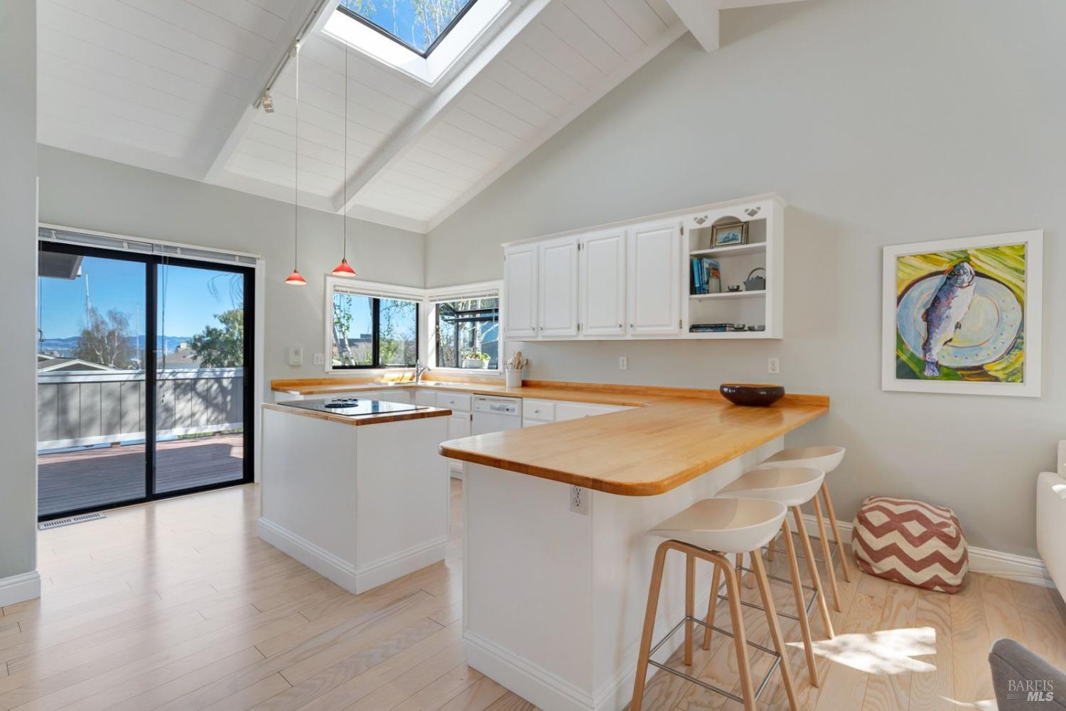 Detail Gallery Image 1 of 38 For 115 Trinidad Dr, Tiburon,  CA 94920 - 4 Beds | 2/1 Baths
