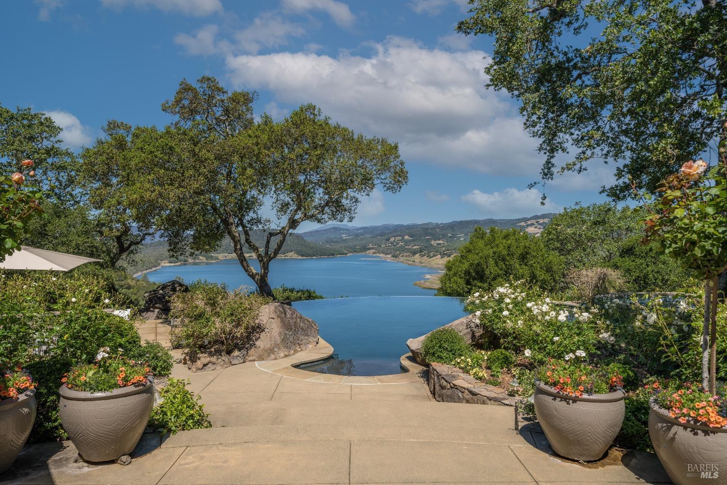 Detail Gallery Image 9 of 70 For 40 Long Ranch Rd, Saint Helena,  CA 94574 - 6 Beds | 6/2 Baths