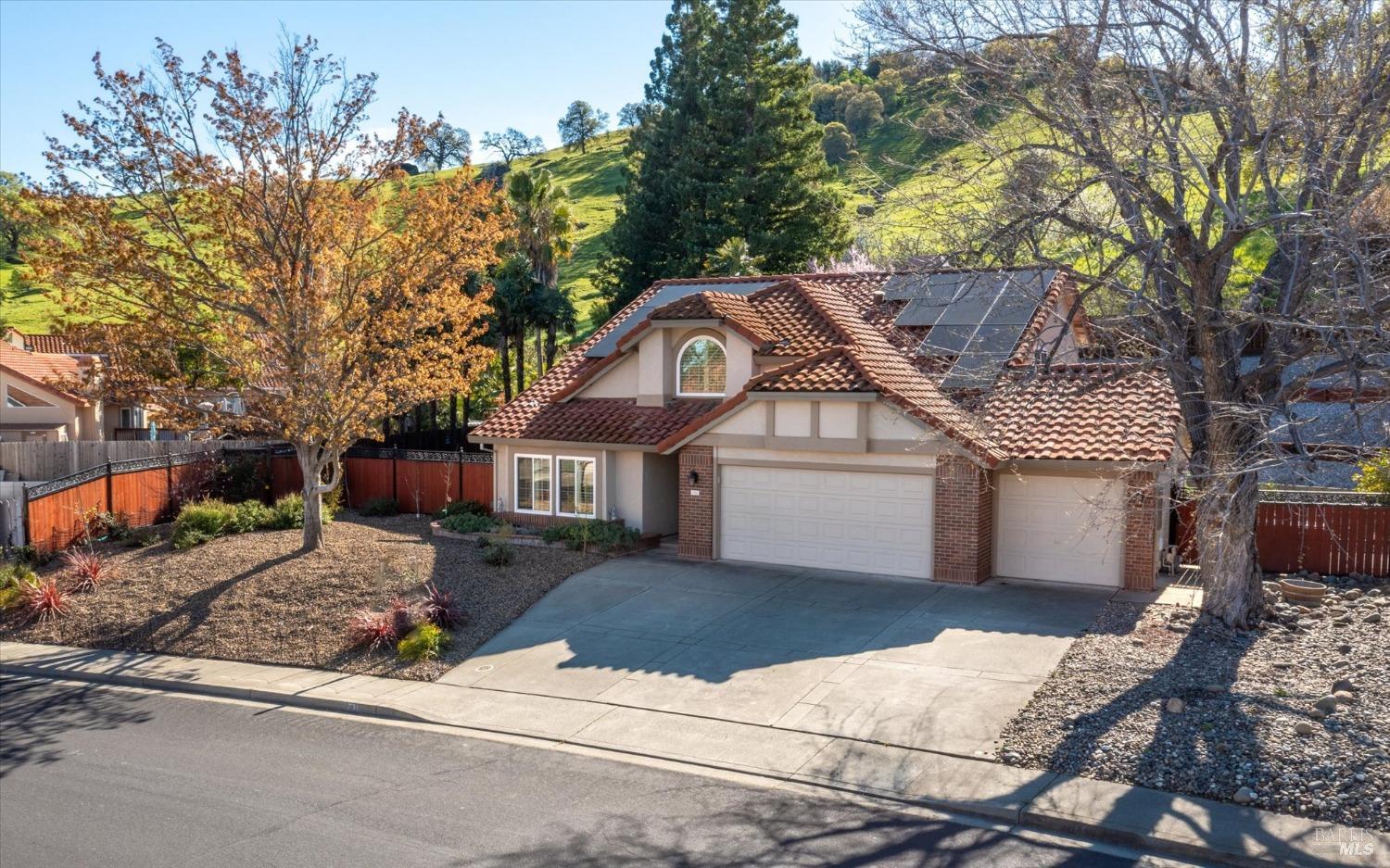 Photo of 731 Rambleton Dr in Vacaville, CA