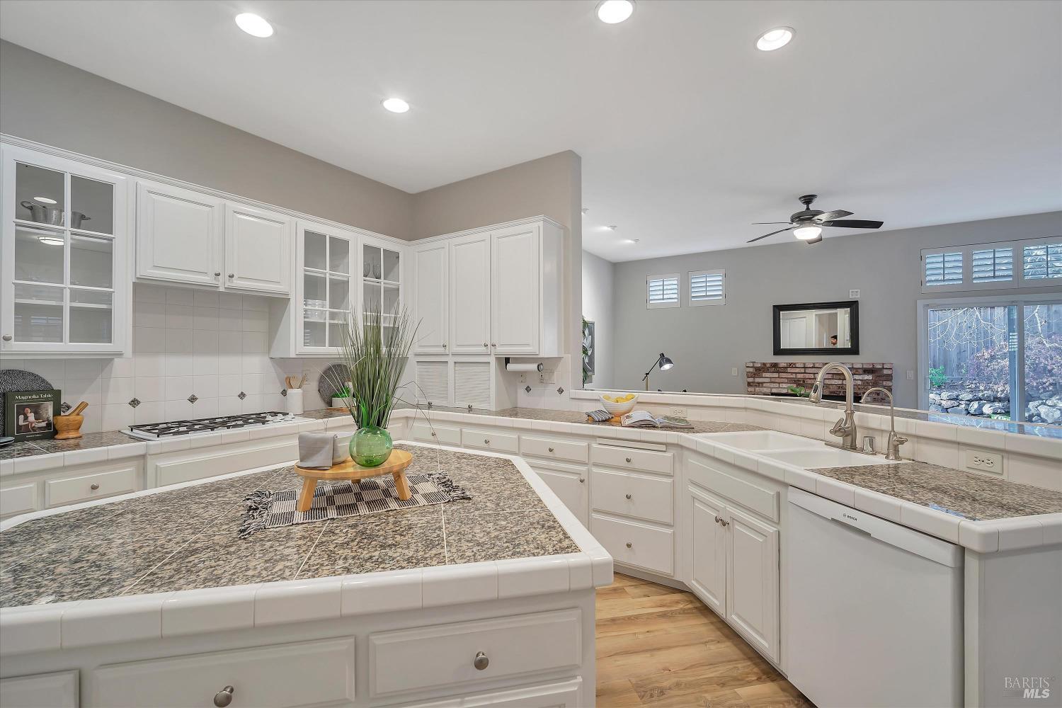 Detail Gallery Image 24 of 74 For 3573 Alkirst Ct, Santa Rosa,  CA 95403 - 4 Beds | 4/1 Baths