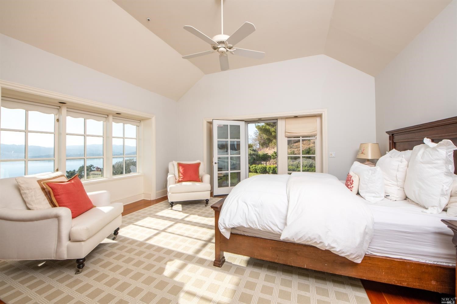 Detail Gallery Image 14 of 41 For 10 via Paraiso Unkn, Tiburon,  CA 94920 - 6 Beds | 5/1 Baths