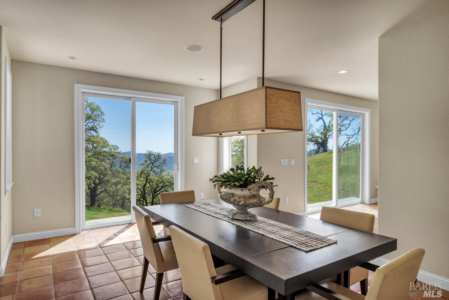 Detail Gallery Image 9 of 36 For 95 Longhorn Ridge Rd, Napa,  CA 94558 - 3 Beds | 2/1 Baths