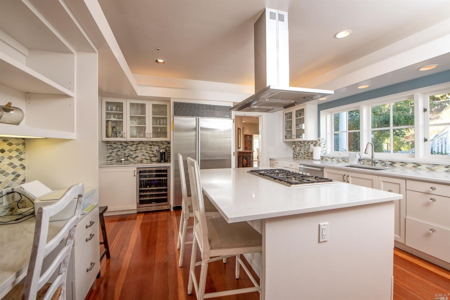 Detail Gallery Image 11 of 41 For 10 via Paraiso Unkn, Tiburon,  CA 94920 - 6 Beds | 5/1 Baths