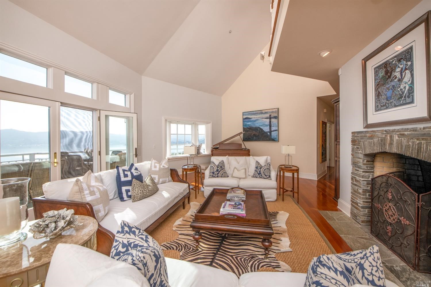 Detail Gallery Image 9 of 41 For 10 via Paraiso Unkn, Tiburon,  CA 94920 - 6 Beds | 5/1 Baths