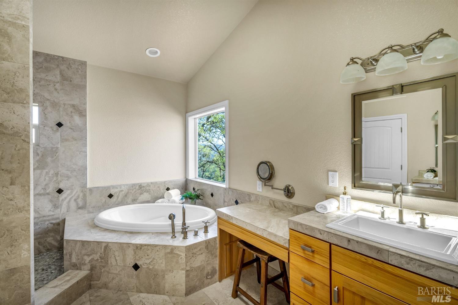 Detail Gallery Image 17 of 36 For 95 Longhorn Ridge Rd, Napa,  CA 94558 - 3 Beds | 2/1 Baths