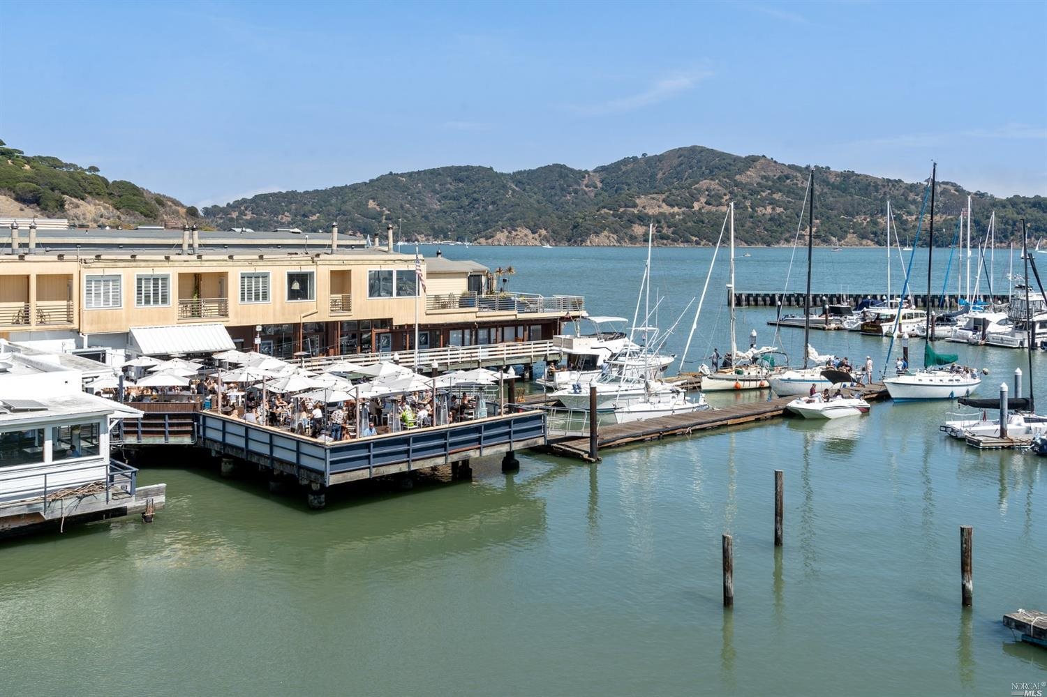 Detail Gallery Image 40 of 63 For 41 Main St #3,  Tiburon,  CA 94920 - 2 Beds | 2/1 Baths
