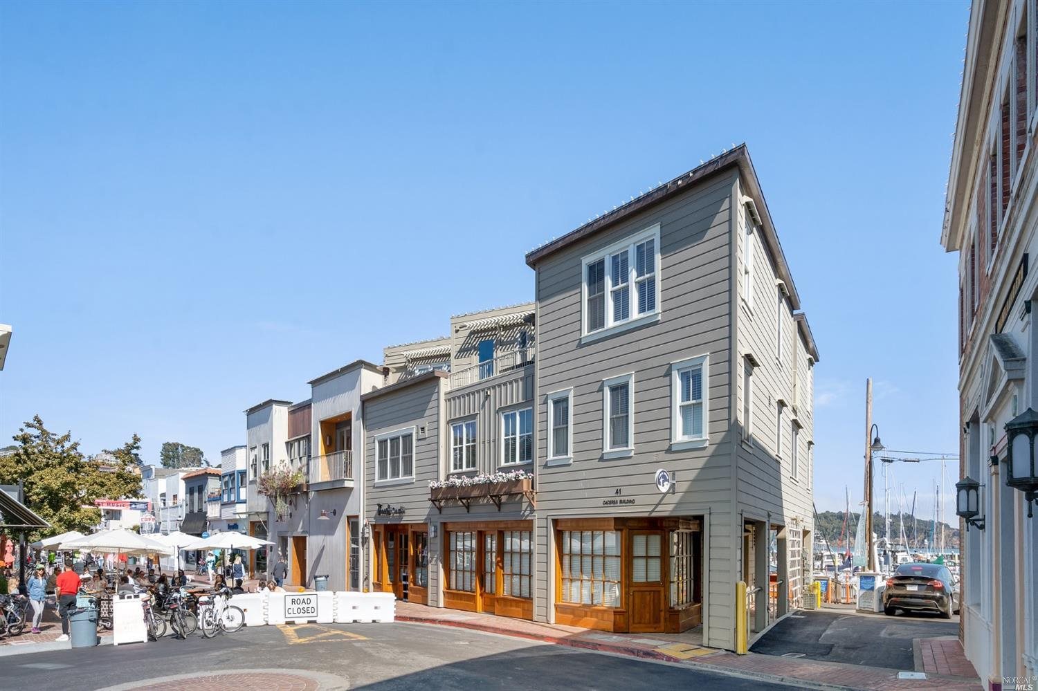 Detail Gallery Image 1 of 63 For 41 Main St #3,  Tiburon,  CA 94920 - 2 Beds | 2/1 Baths