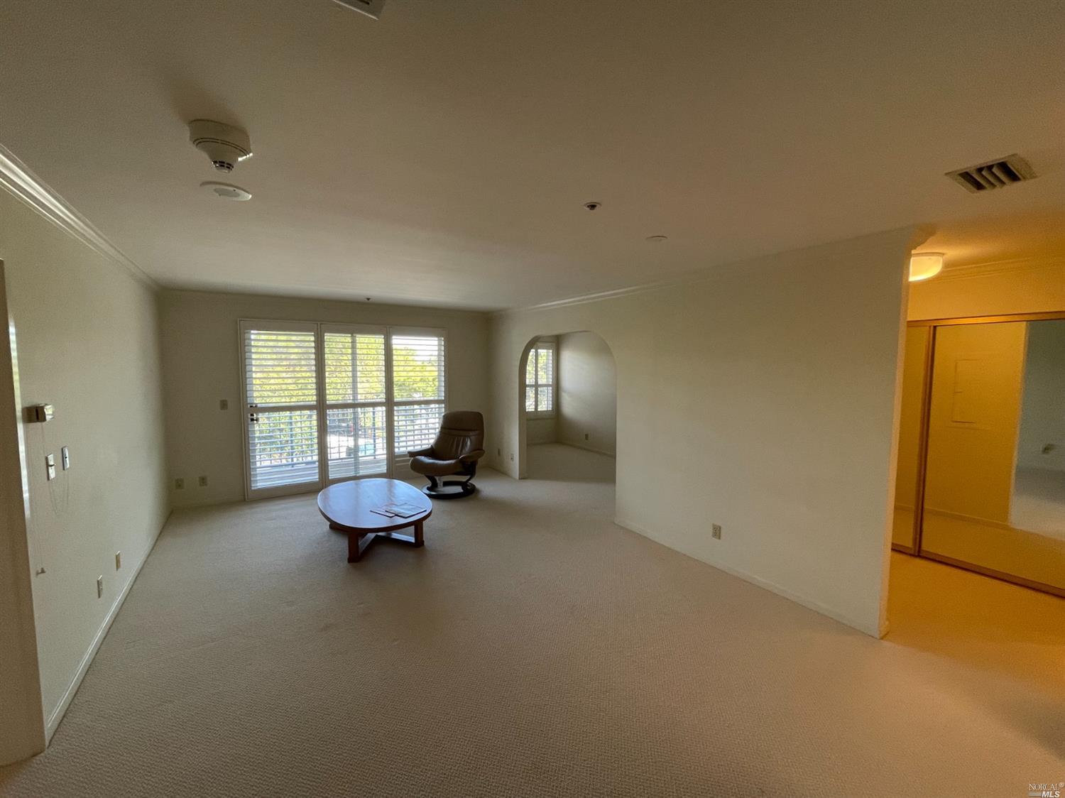 Detail Gallery Image 3 of 13 For 100 Thorndale Dr #125,  San Rafael,  CA 94903 - 2 Beds | 2 Baths