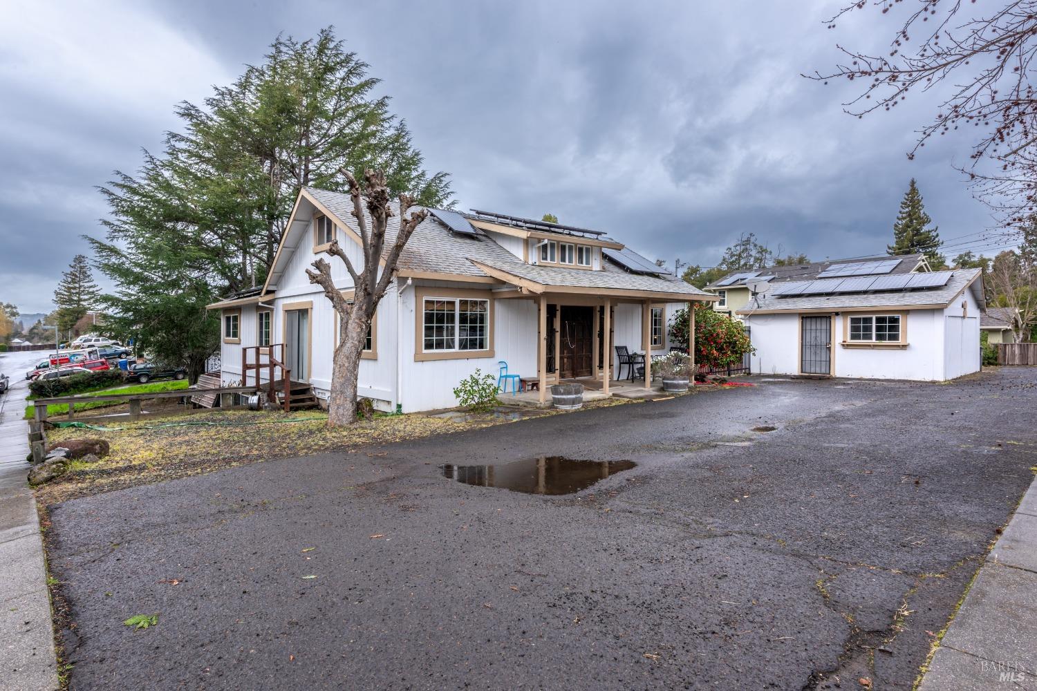Photo of 1045 Terrace Dr in Napa, CA