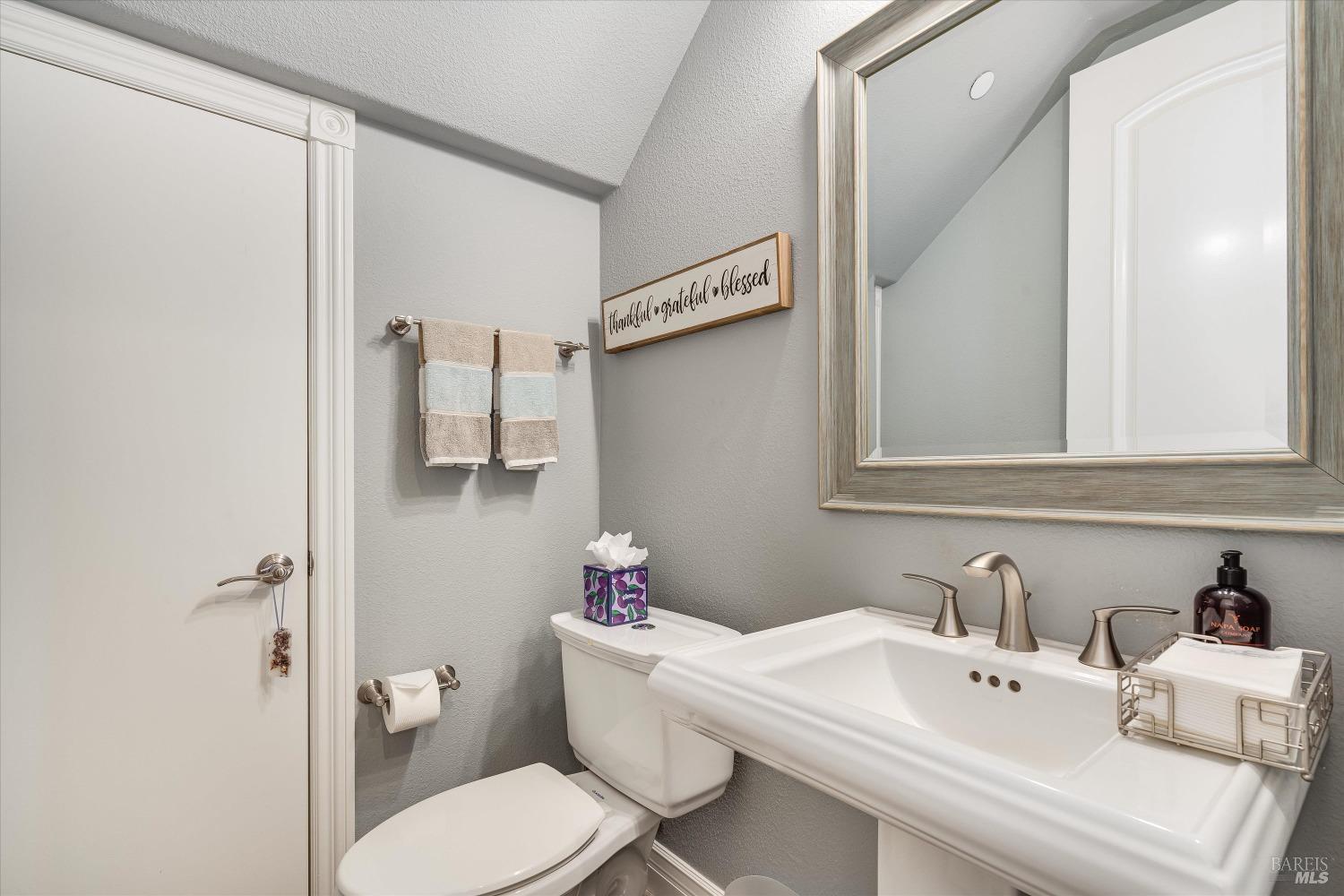 Detail Gallery Image 20 of 48 For 1324 Elmhurst Ave, Saint Helena,  CA 94574 - 3 Beds | 2/1 Baths
