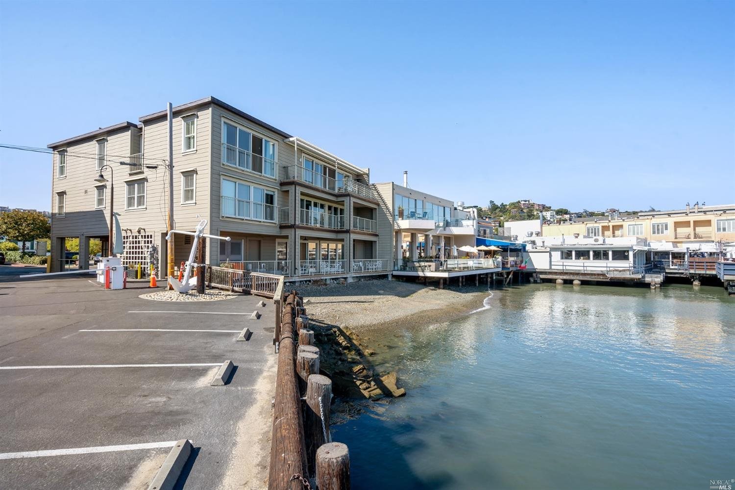 Detail Gallery Image 57 of 63 For 41 Main St #3,  Tiburon,  CA 94920 - 2 Beds | 2/1 Baths