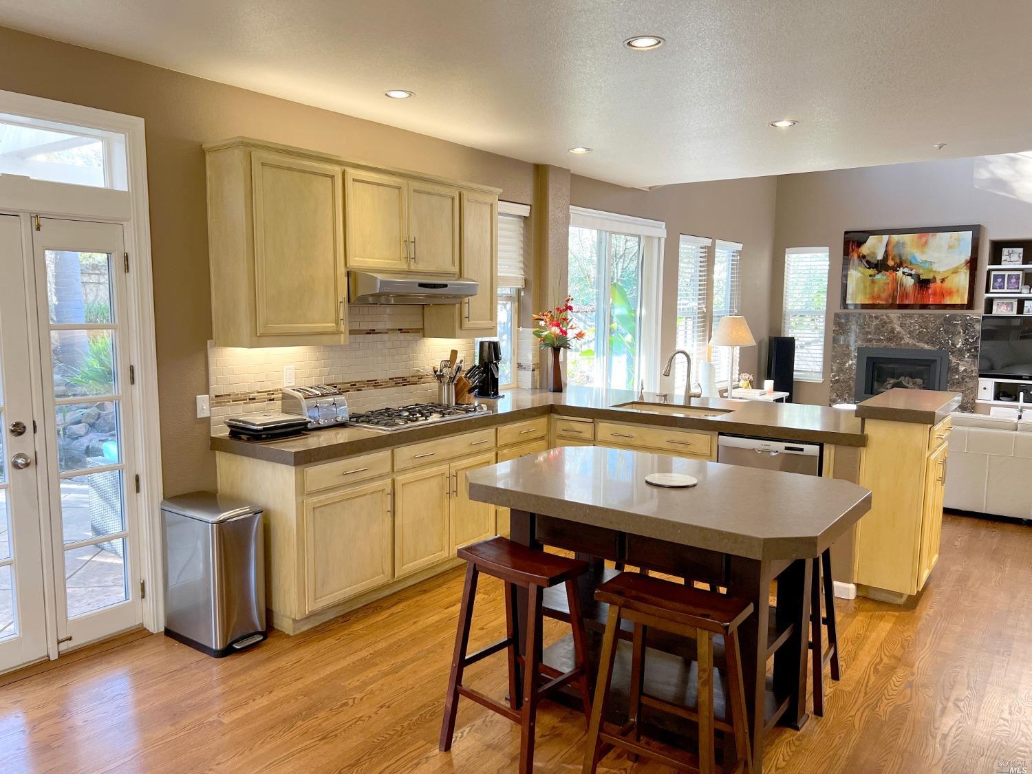 Detail Gallery Image 21 of 69 For 41 Presidio Dr, Novato,  CA 94949 - 4 Beds | 2/1 Baths