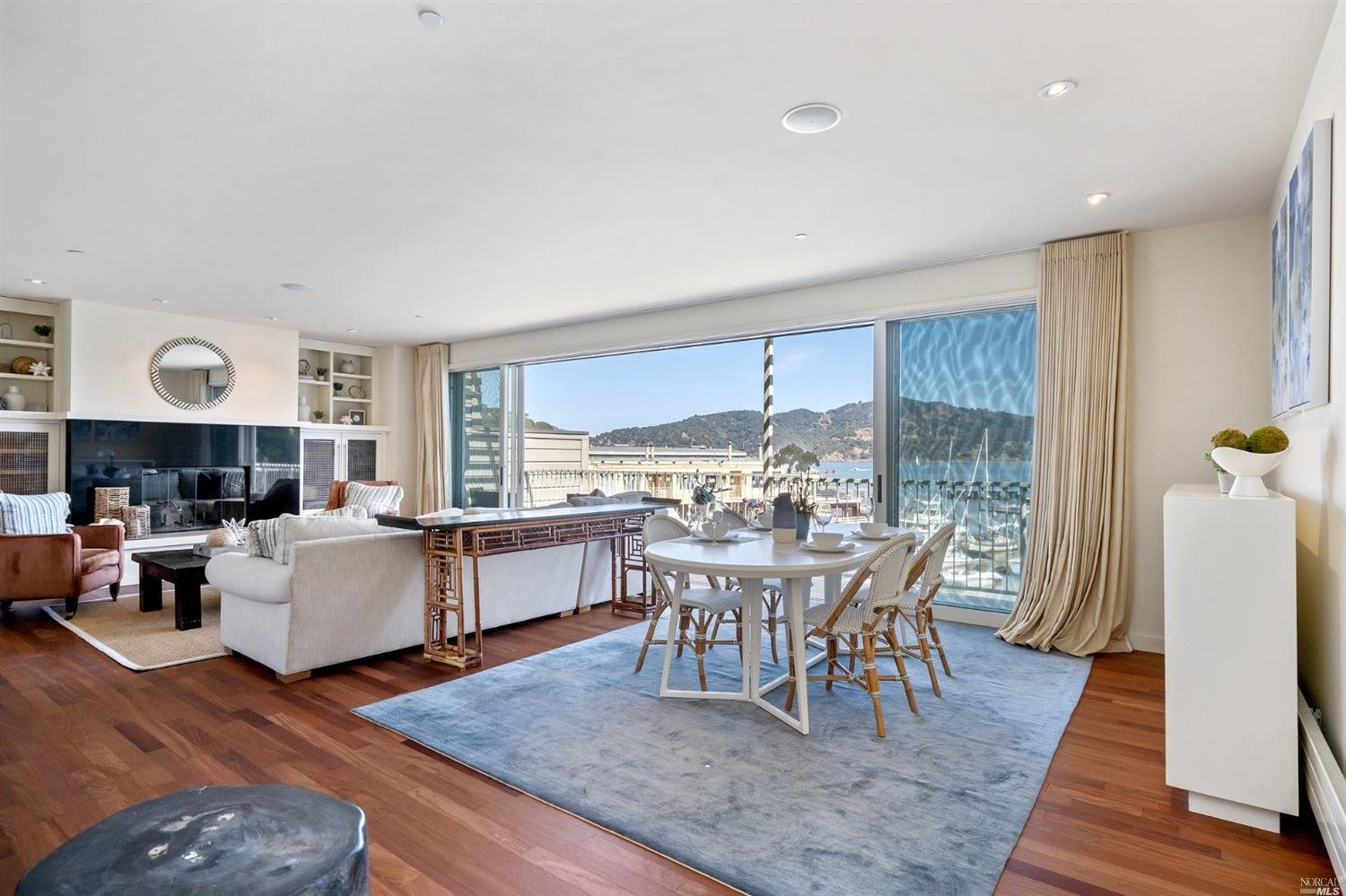 Detail Gallery Image 6 of 63 For 41 Main St #3,  Tiburon,  CA 94920 - 2 Beds | 2/1 Baths