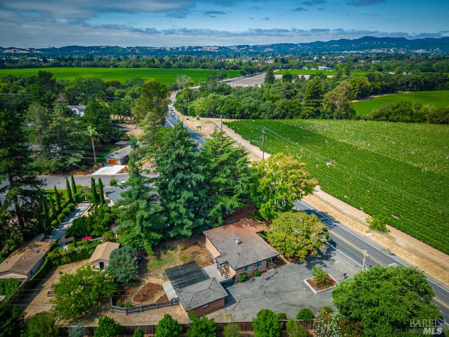 Detail Gallery Image 1 of 30 For 1051 Monticello Rd, Napa,  CA 94558 - 3 Beds | 2 Baths