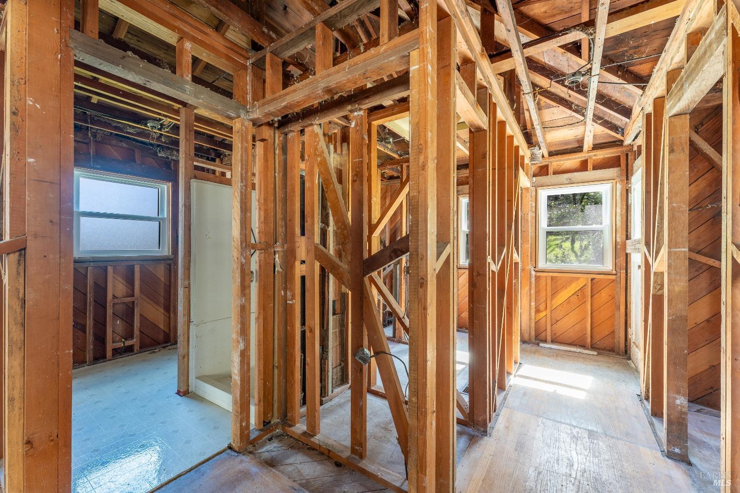 Detail Gallery Image 8 of 22 For 565 Redwood Ave, Willits,  CA 95490 - 1 Beds | 1 Baths