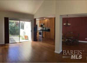 Detail Gallery Image 5 of 15 For 905 El Camino Ave, Vacaville,  CA 95688 - 2 Beds | 2 Baths