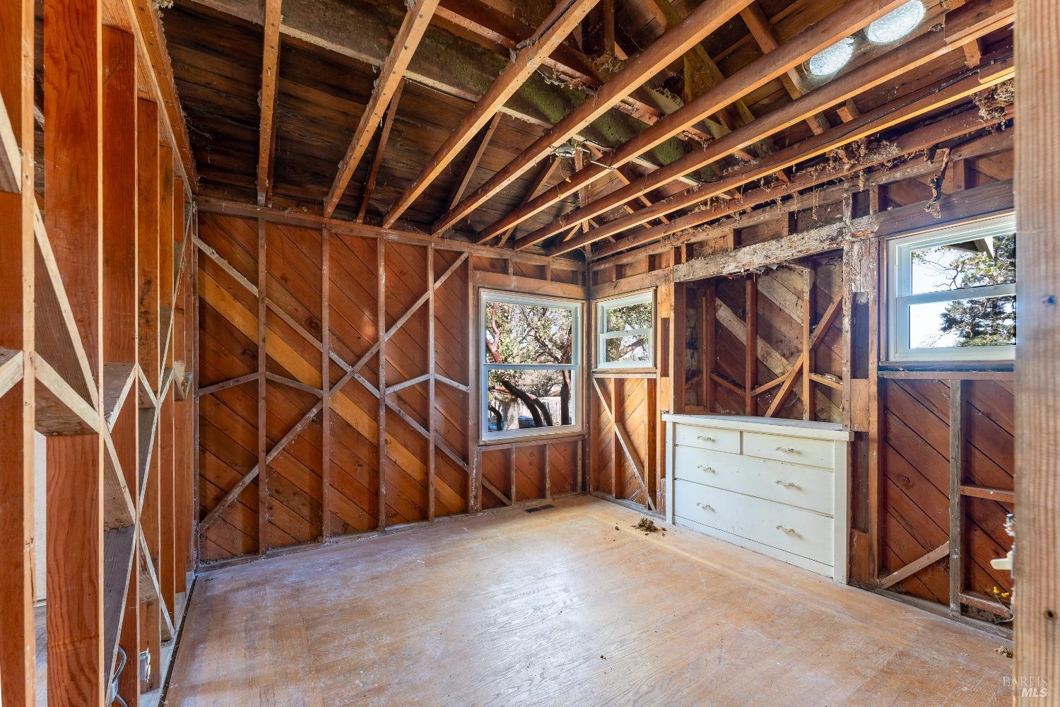 Detail Gallery Image 7 of 22 For 565 Redwood Ave, Willits,  CA 95490 - 1 Beds | 1 Baths