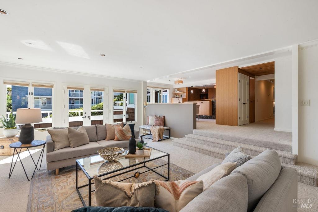 Detail Gallery Image 11 of 31 For 95 Bulkley Ave, Sausalito,  CA 94965 - 3 Beds | 3/1 Baths