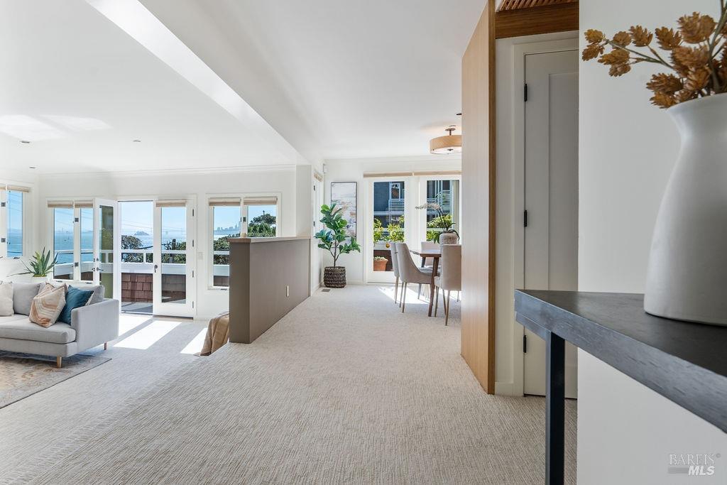 Detail Gallery Image 5 of 31 For 95 Bulkley Ave, Sausalito,  CA 94965 - 3 Beds | 3/1 Baths