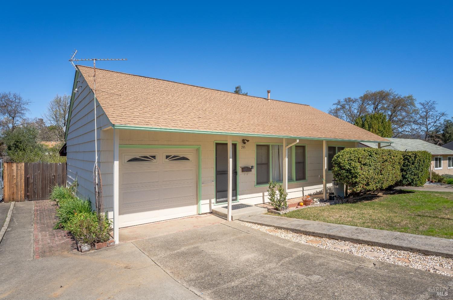 Detail Gallery Image 1 of 1 For 795 Mendocino Dr, Ukiah,  CA 95482 - 2 Beds | 1 Baths